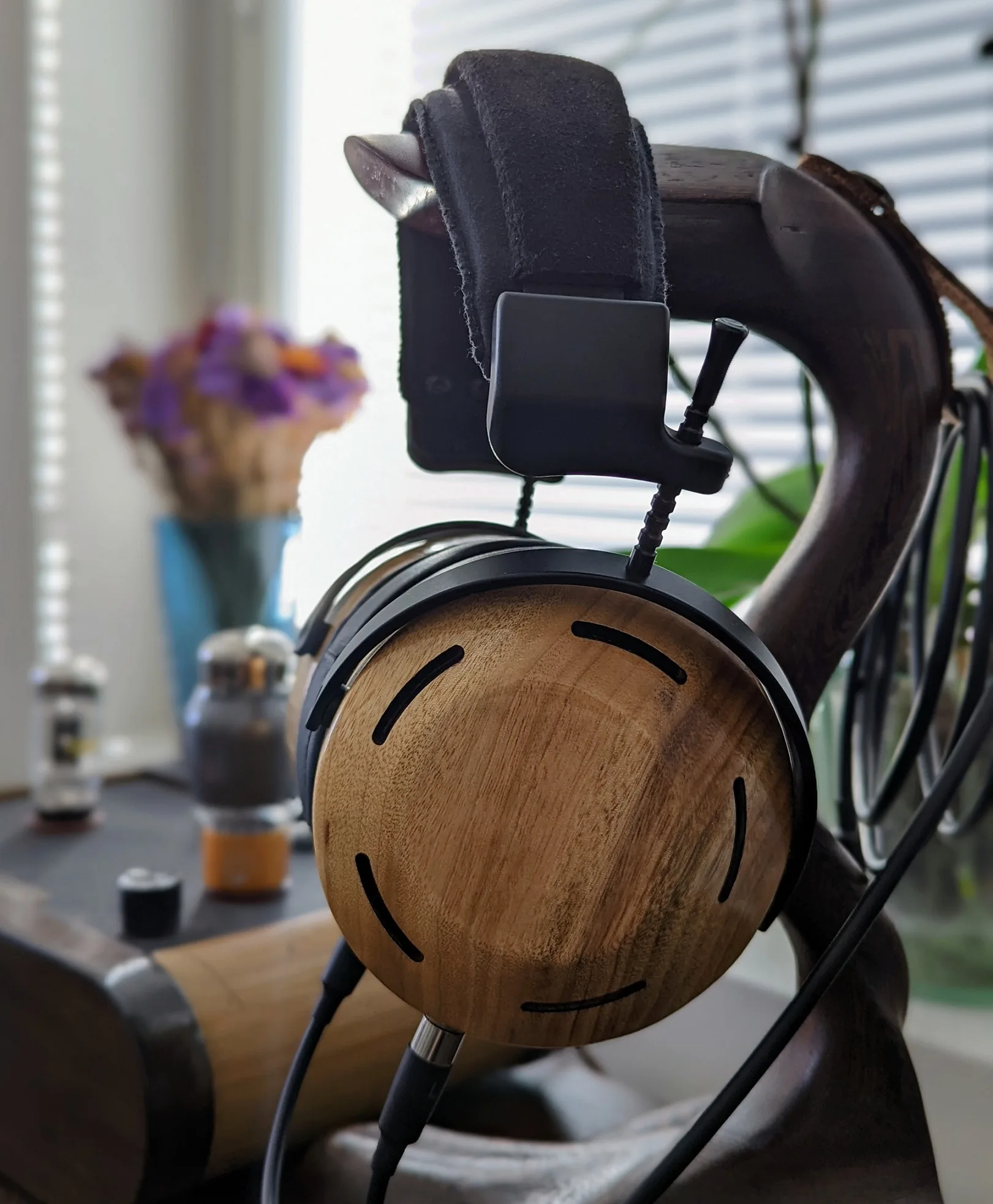 Review: ZMF Eikon (Camphor) - Headphone Corner