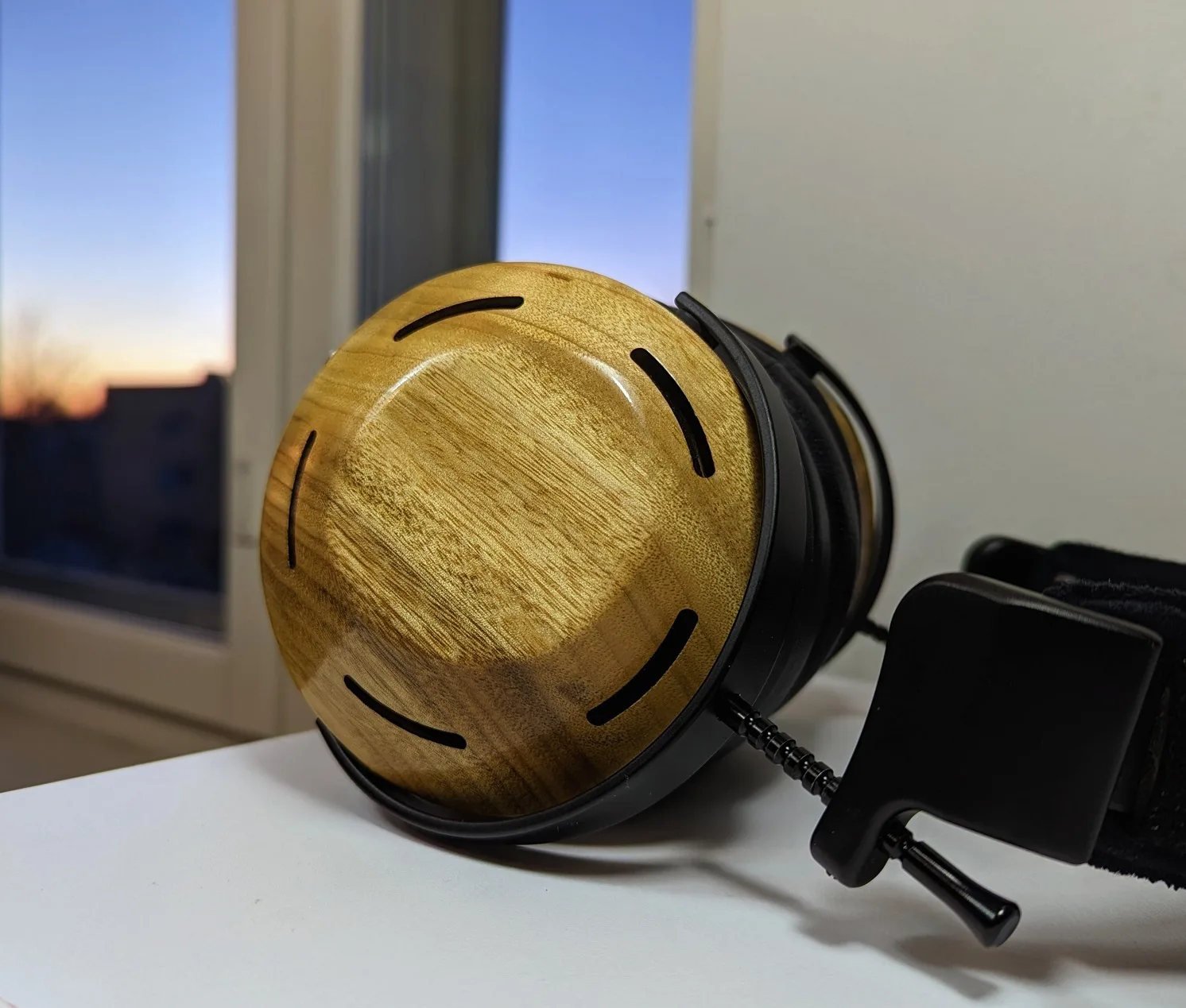 ZMF Eikon STD Camphor ヘッドホン Review: ZMF Eikon (Camphor) - Headphone Corner
