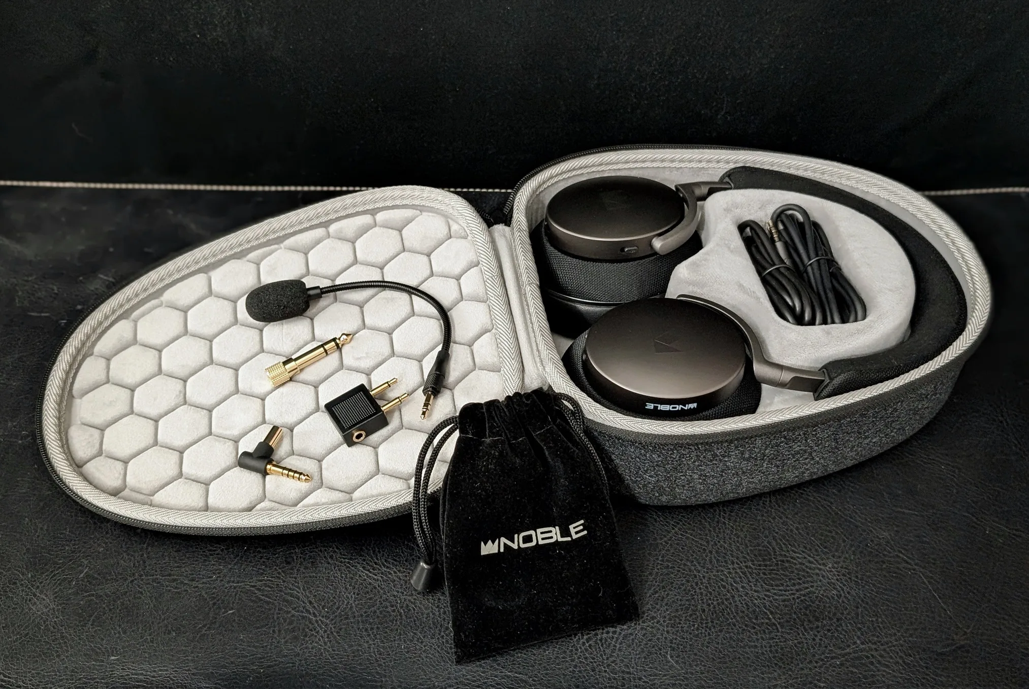 2-way noise-cancelling headphones: the Noble Audio Fokus Apollo
