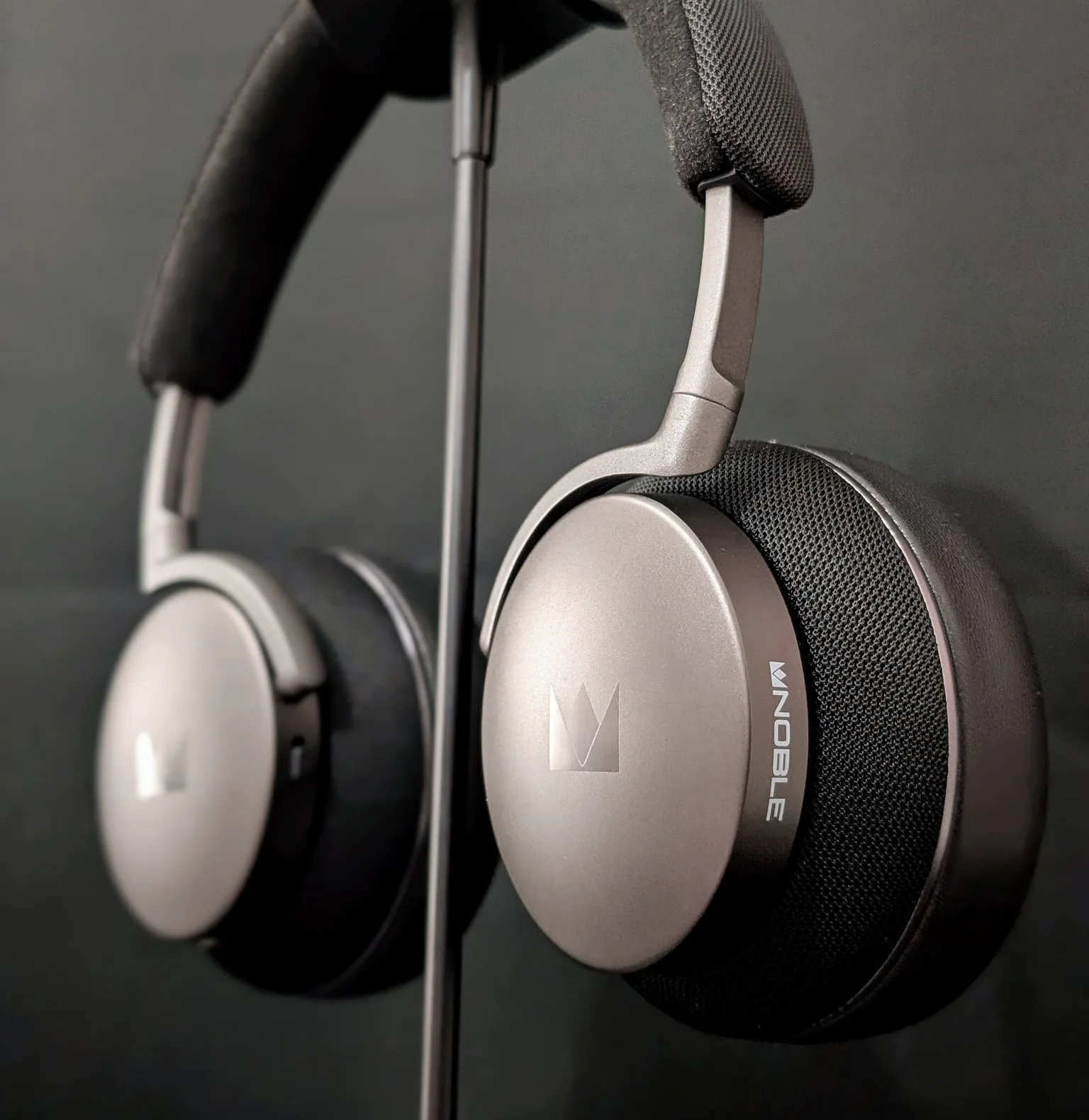 2-way noise-cancelling headphones: the Noble Audio Fokus Apollo