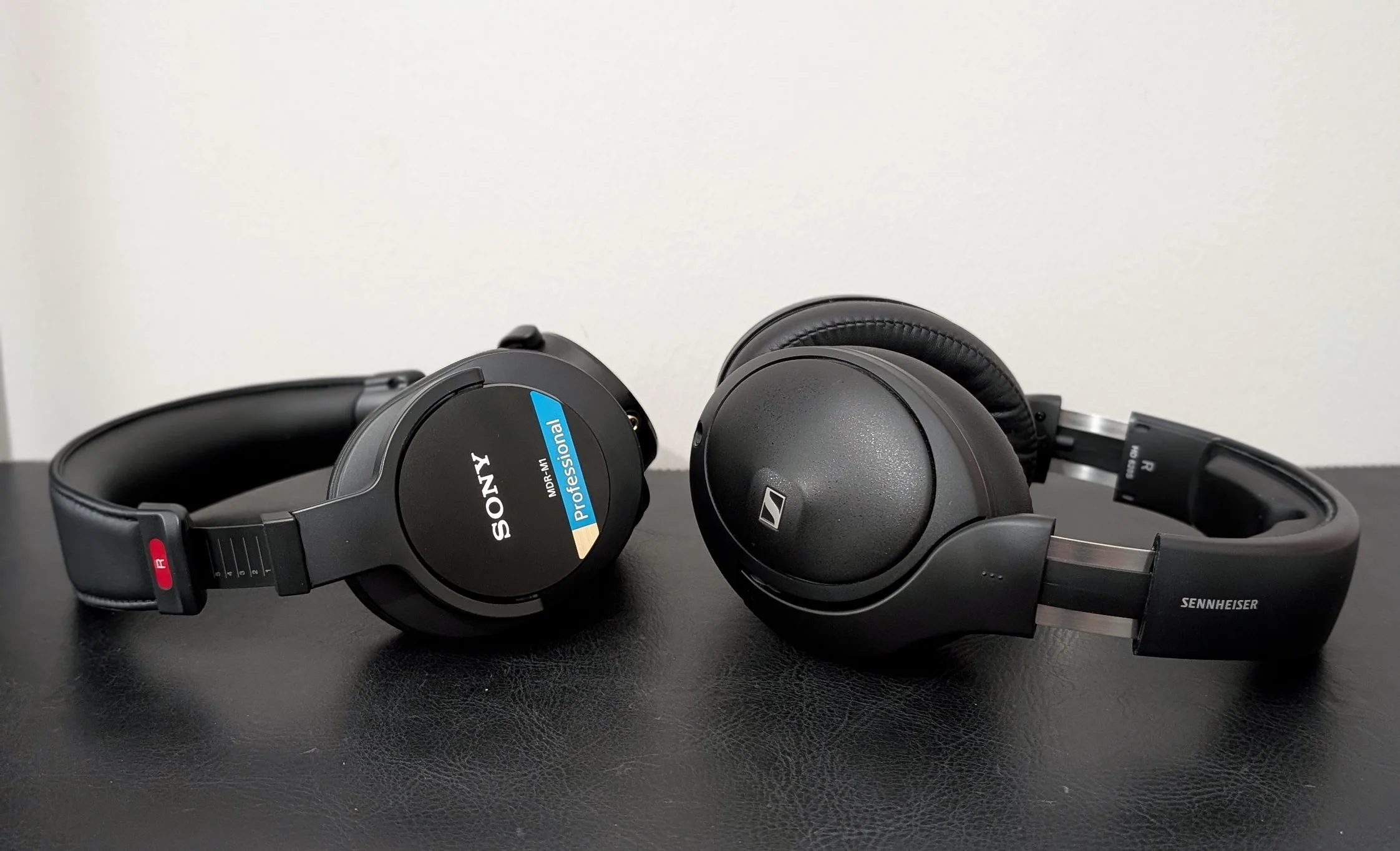 Sony MDR-M1 studio headphones under review - Headphone Corner