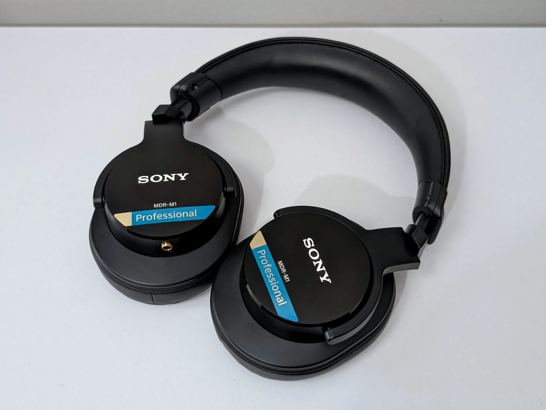 Sony MDR-M1 studio headphones under review - Headphone Corner