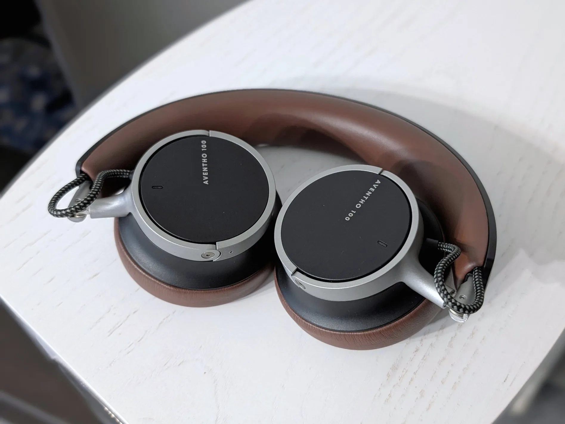 Beyerdynamic Aventho 100: Retro-inspired on-ear with noise